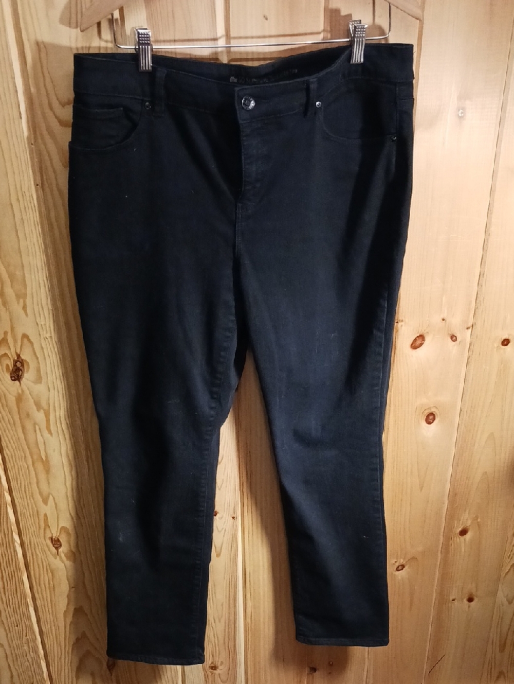 Chico's So Slimming Slim Jeans 2s